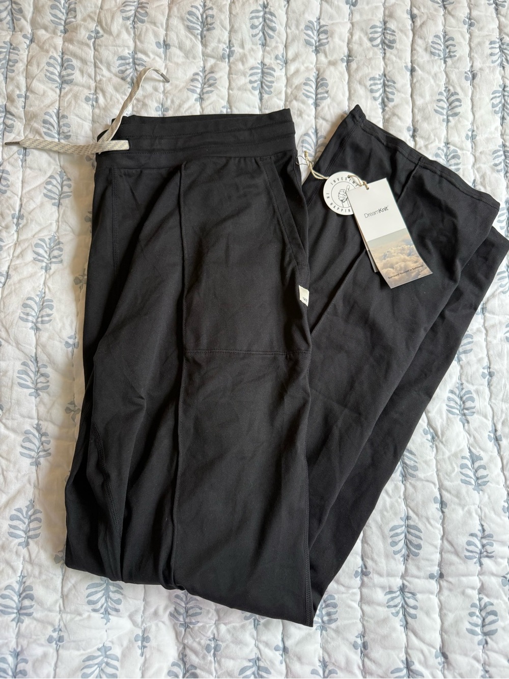 NWT Vuori Halo Pants
